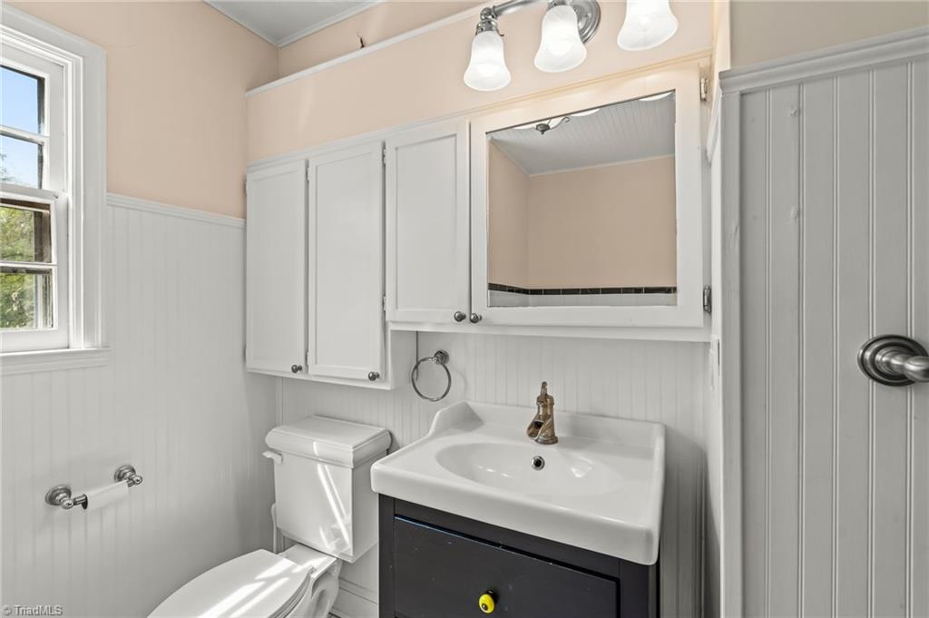 324 Woodrow Avenue High Point, NC 27262 - Photo 29 of 36