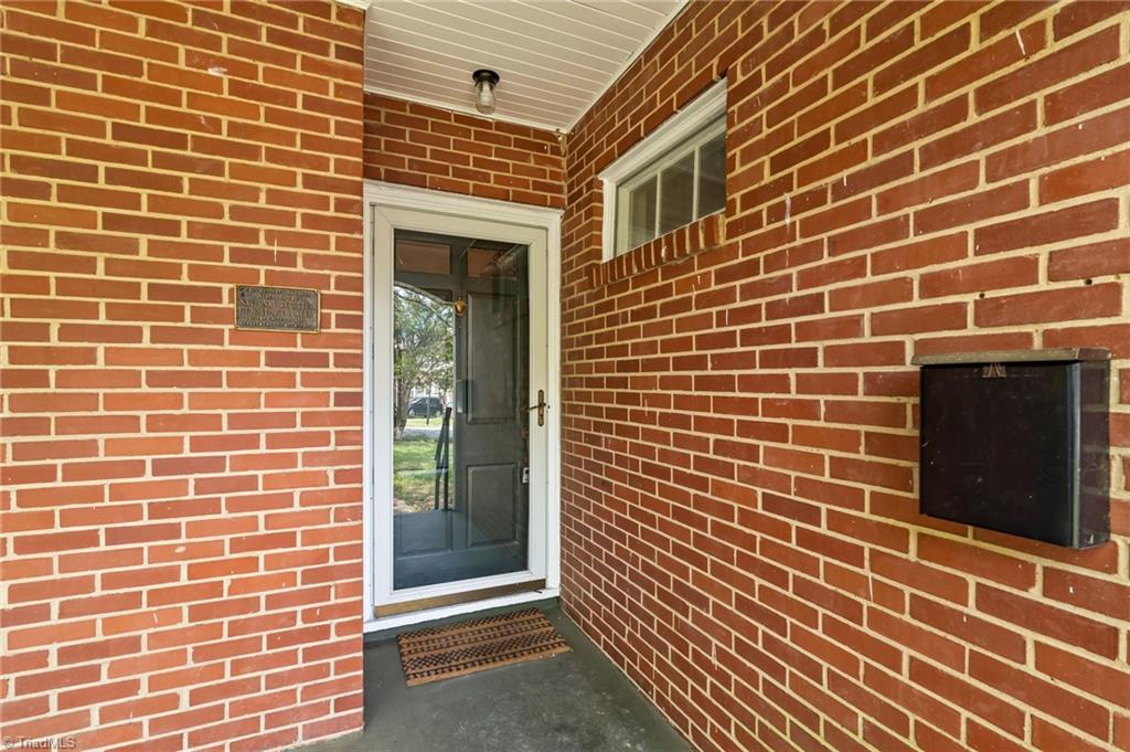 324 Woodrow Avenue High Point, NC 27262 - Photo 5 of 36