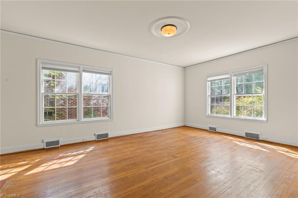 324 Woodrow Avenue High Point, NC 27262 - Photo 7 of 36