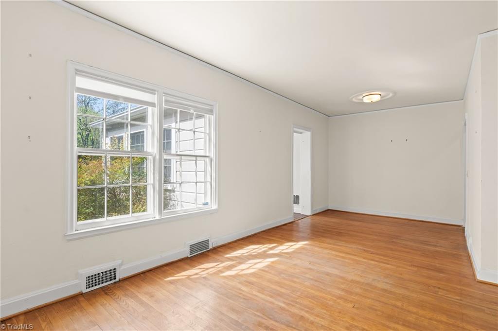 324 Woodrow Avenue High Point, NC 27262 - Photo 10 of 36