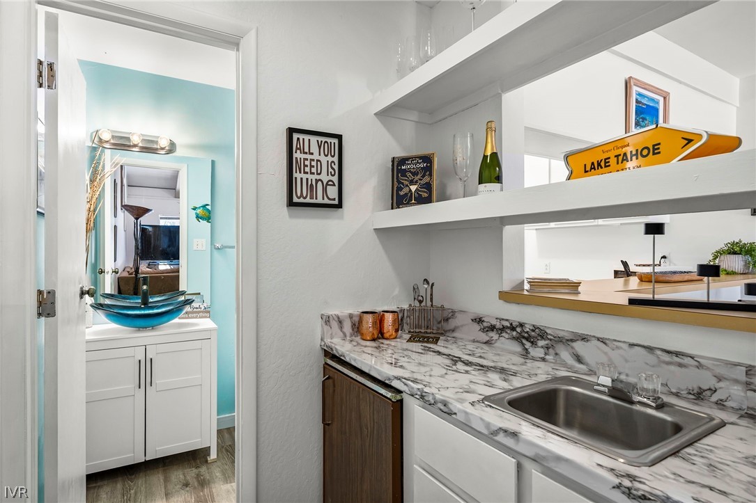 321 Ski Way, Unit 137 Incline Village, NV 89451 - Photo 8 of 21 a kitchen with a sink and a stove