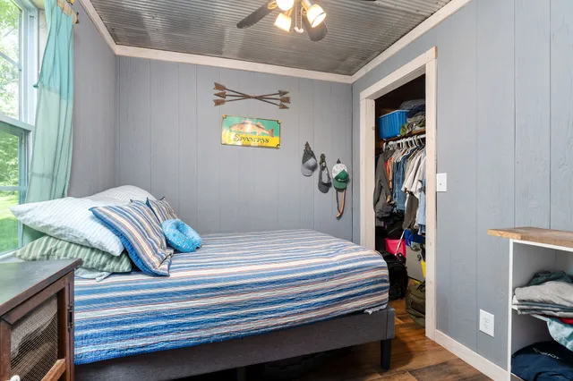 $277,000 | 9073 McMinnville Highway, Quebeck, TN 38579