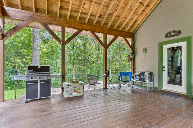 $277,000 | 9073 McMinnville Highway, Quebeck, TN 38579