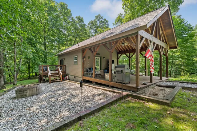$277,000 | 9073 McMinnville Highway, Quebeck, TN 38579