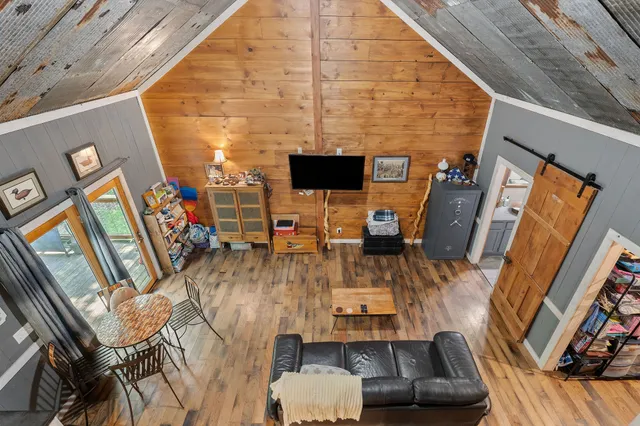 $277,000 | 9073 McMinnville Highway, Quebeck, TN 38579