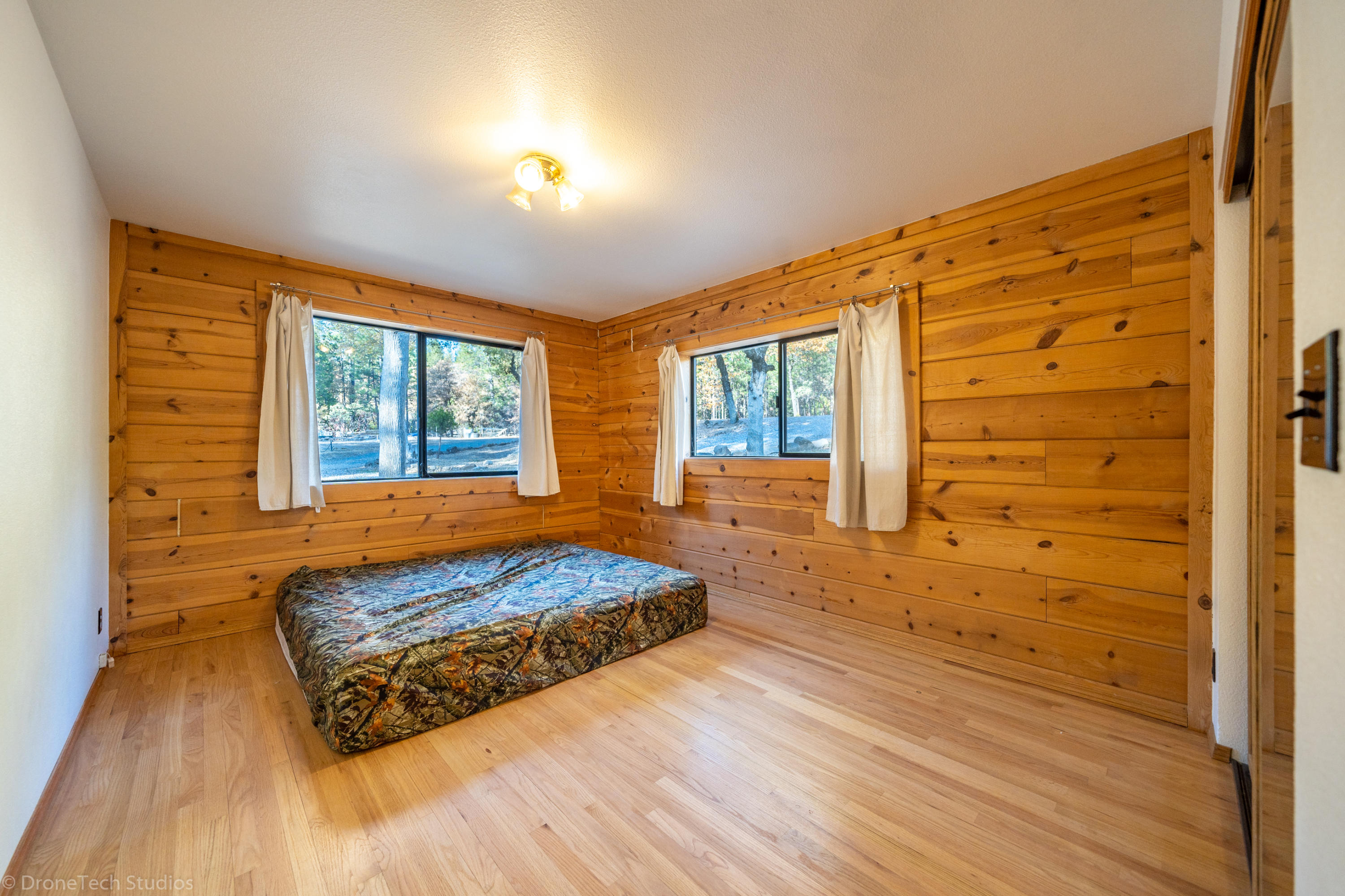 17178 Phillips Road Oak Run, CA 96069 - Photo 29 of 65 17178 Phillips Rd-27