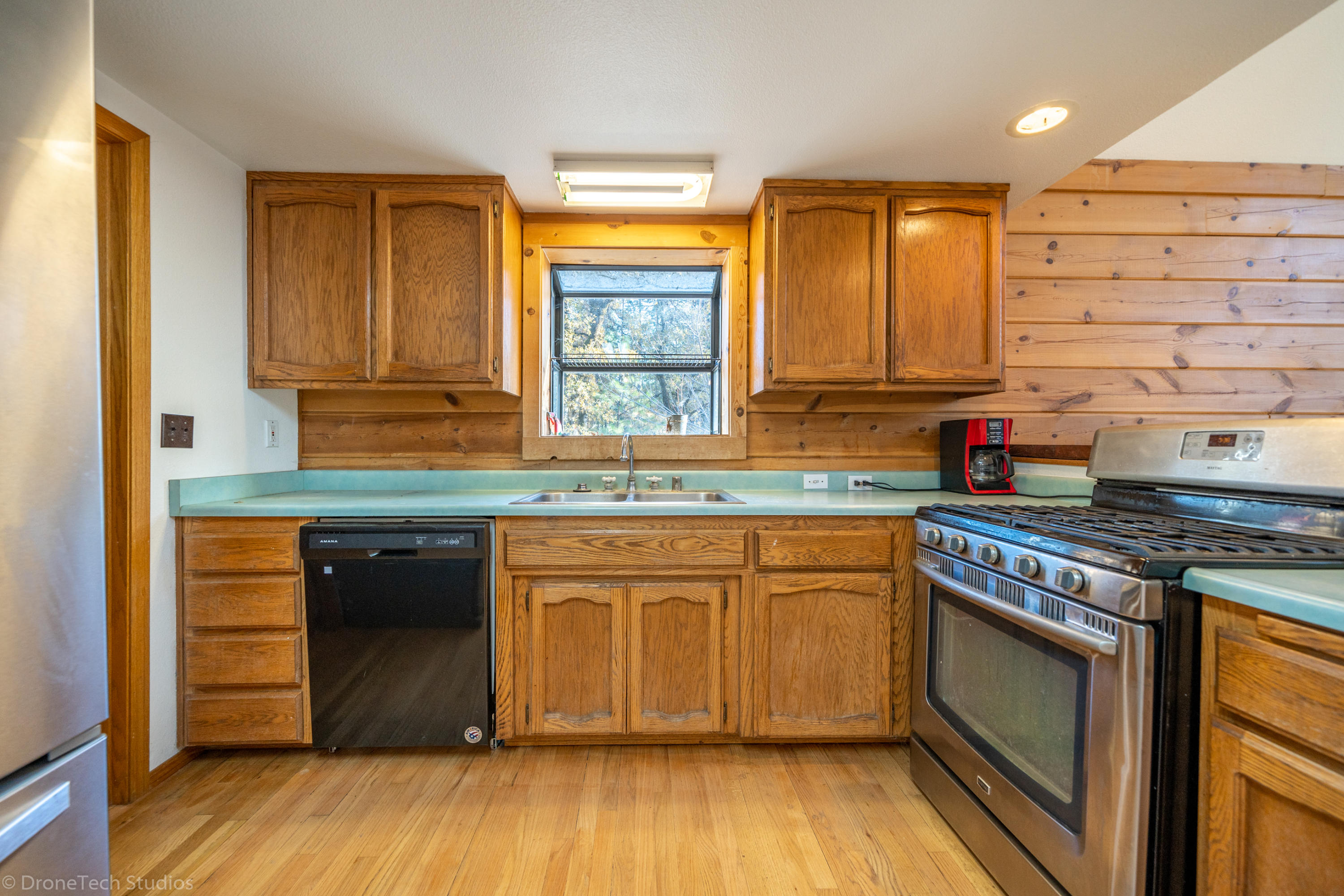 17178 Phillips Road Oak Run, CA 96069 - Photo 4 of 65 17178 Phillips Rd-18