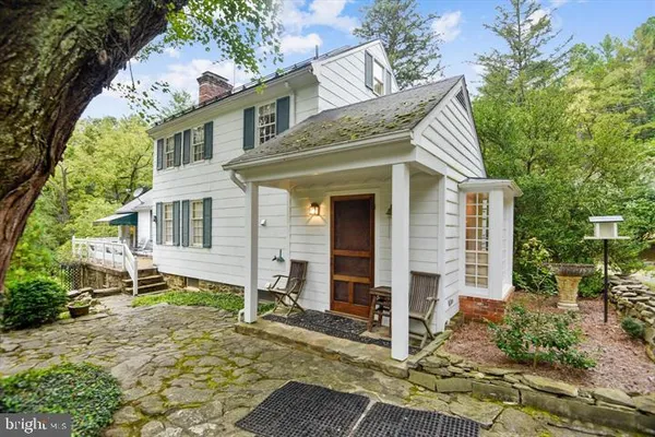 $3,200 | 18279 Foundry Road, Purcellville, VA 20132