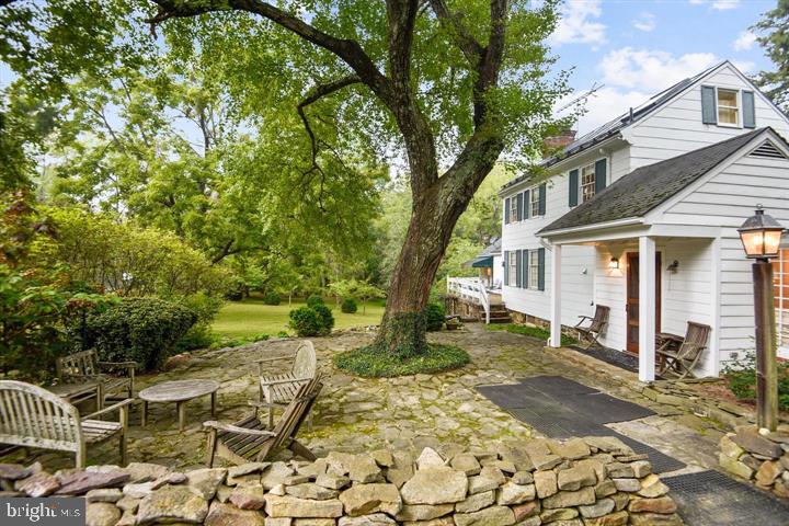 18279 Foundry Road Purcellville, VA 20132 - Photo 2 of 36