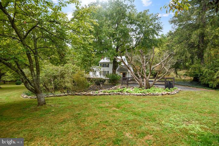 18279 Foundry Road Purcellville, VA 20132 - Photo 7 of 36