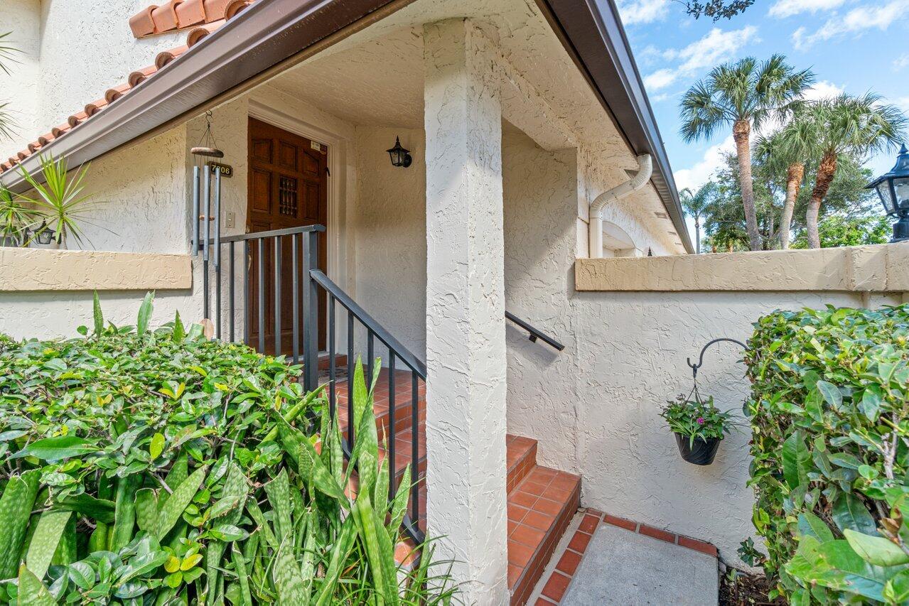 7906 La Mirada Drive Boca Raton, FL 33433 - Photo 4 of 38 004-7906LaMiradaDrive-BocaRaton-FL-33433
