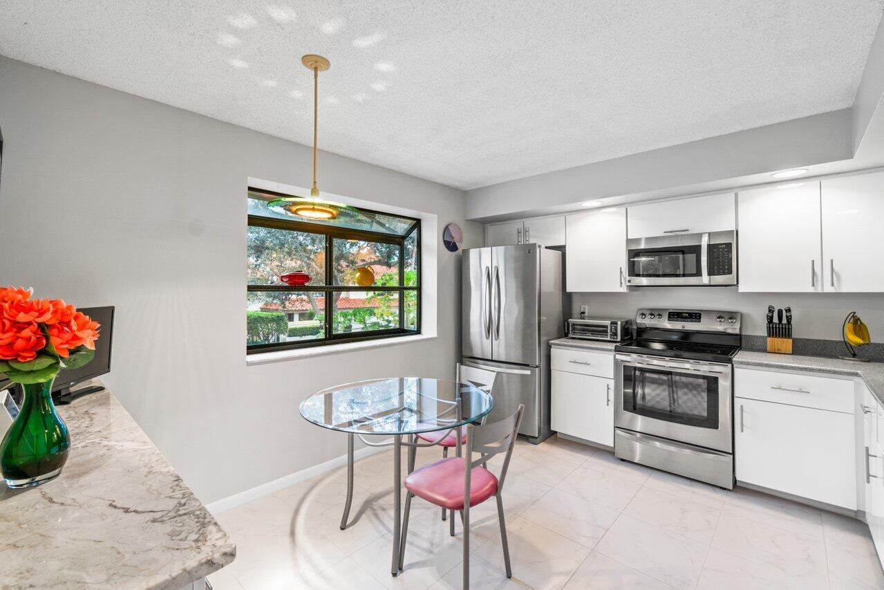 7906 La Mirada Drive Boca Raton, FL 33433 - Photo 9 of 38 008-7906LaMiradaDrive-BocaRaton-FL-33433