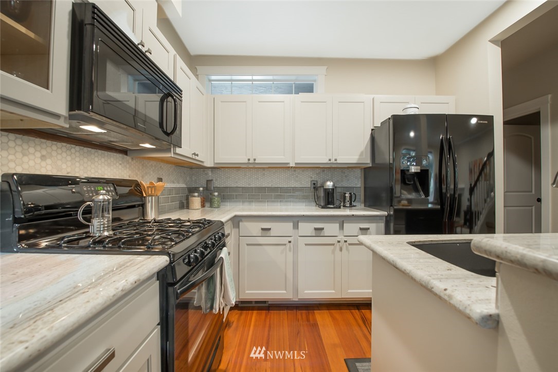 909 225th Place Southeast Bothell, WA 98021 - Photo 10 of 23