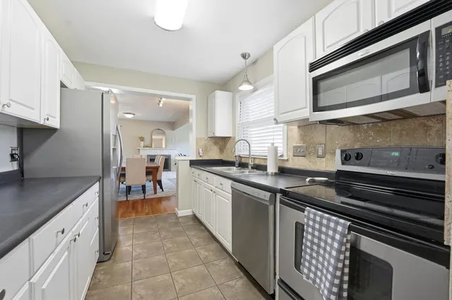 $360,000 | 6419 West 62nd Street, Mission, KS 66202