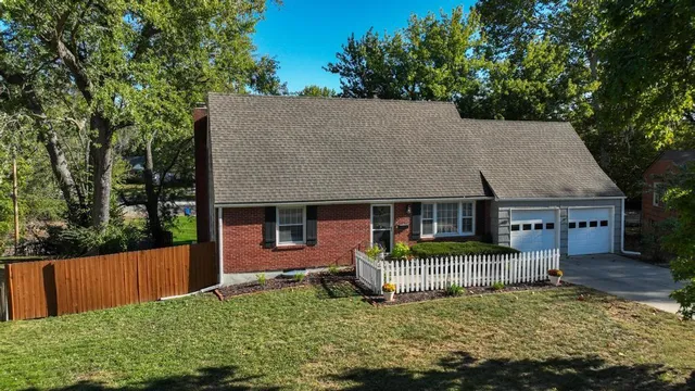 $360,000 | 6419 West 62nd Street, Mission, KS 66202