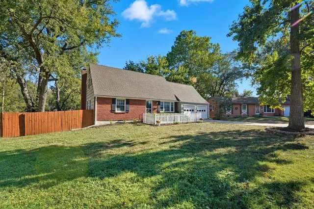 $360,000 | 6419 West 62nd Street, Mission, KS 66202