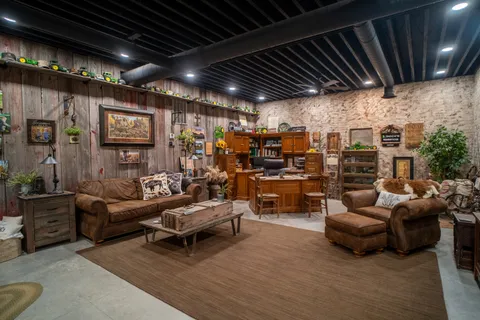 $3,950,000 | 3076 North 400 East Road, McLean, IL 61754