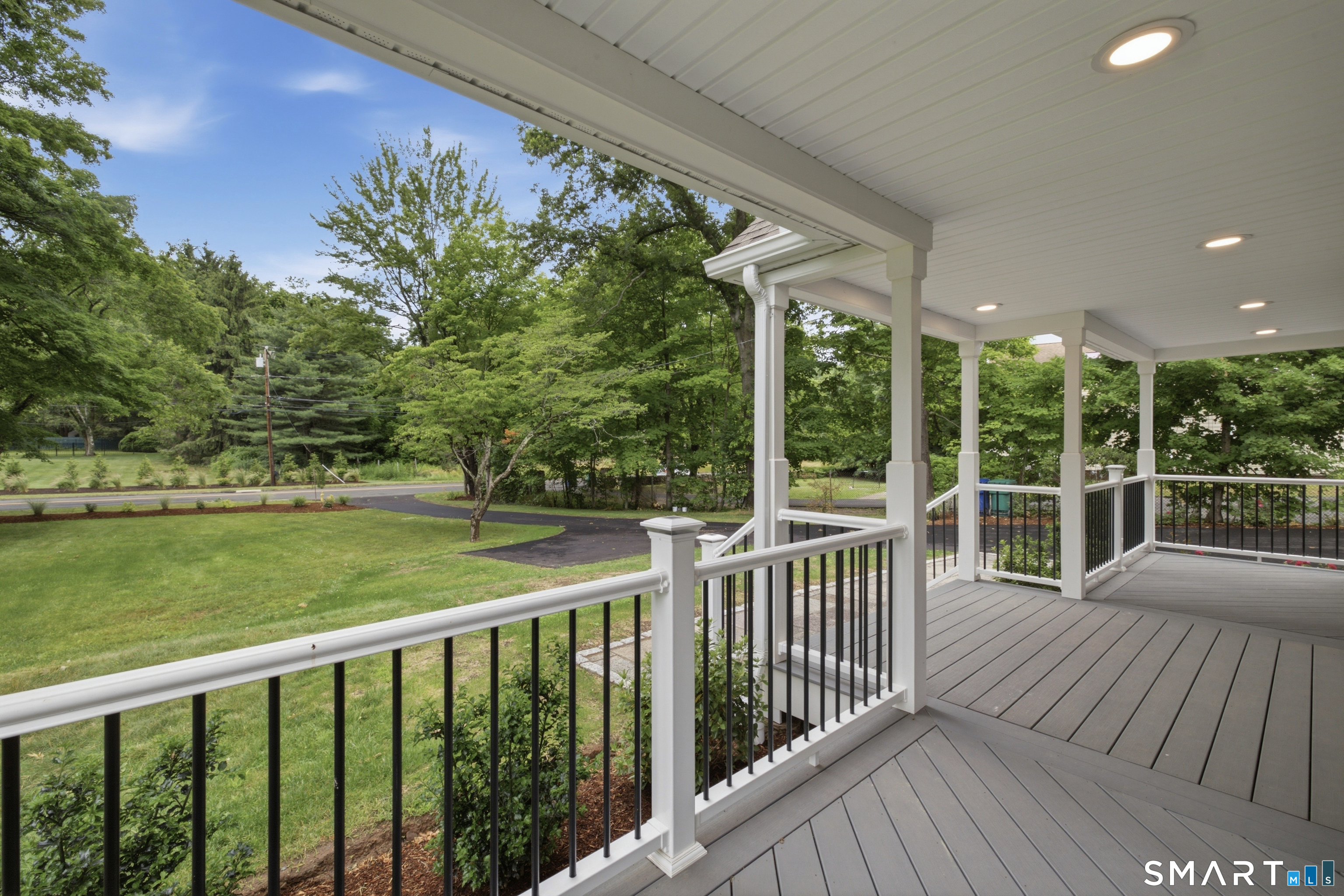 920 Mountain Road Bloomfield, CT 06002 - Photo 3 of 32