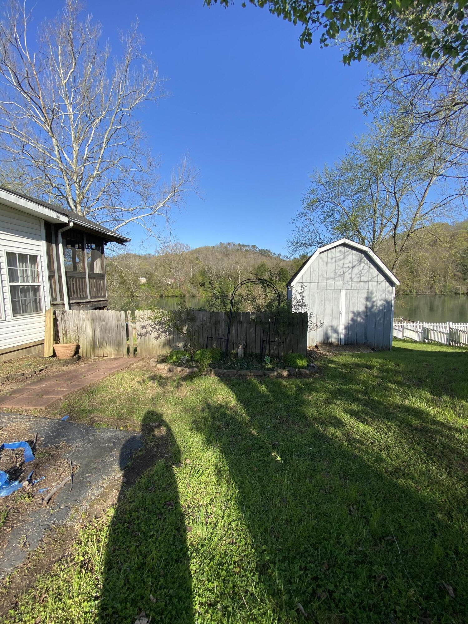 404 Riverside Drive Clinton, TN 37716 - Photo 13 of 19 IMG_1686