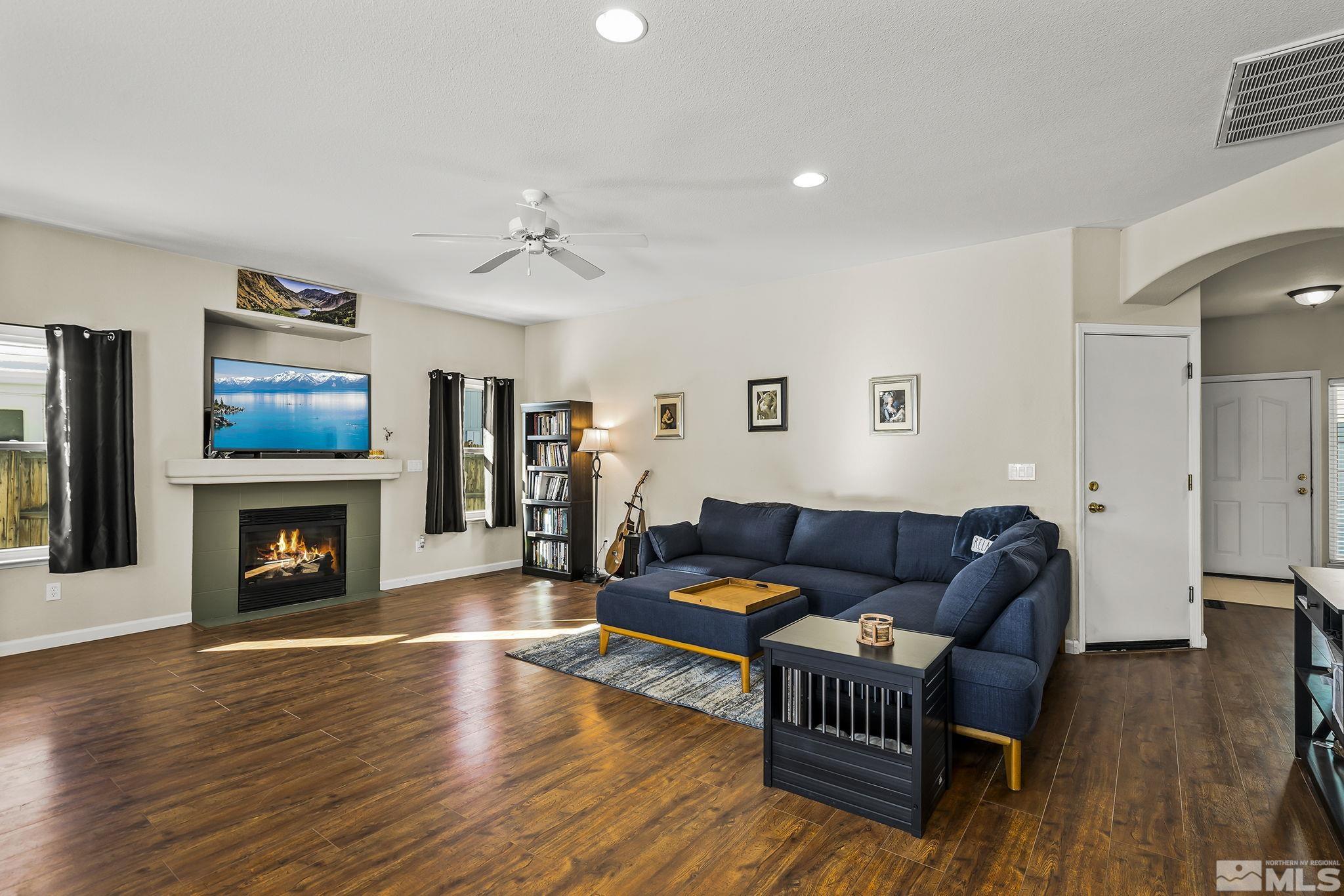 9748 Autumn Leaf Way Reno, NV 89506 - Photo 4 of 20 Photo 4