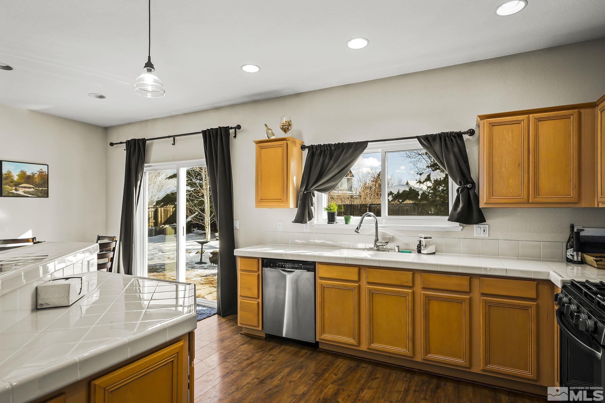9748 Autumn Leaf Way Reno, NV 89506 - Photo 8 of 20 Photo 8