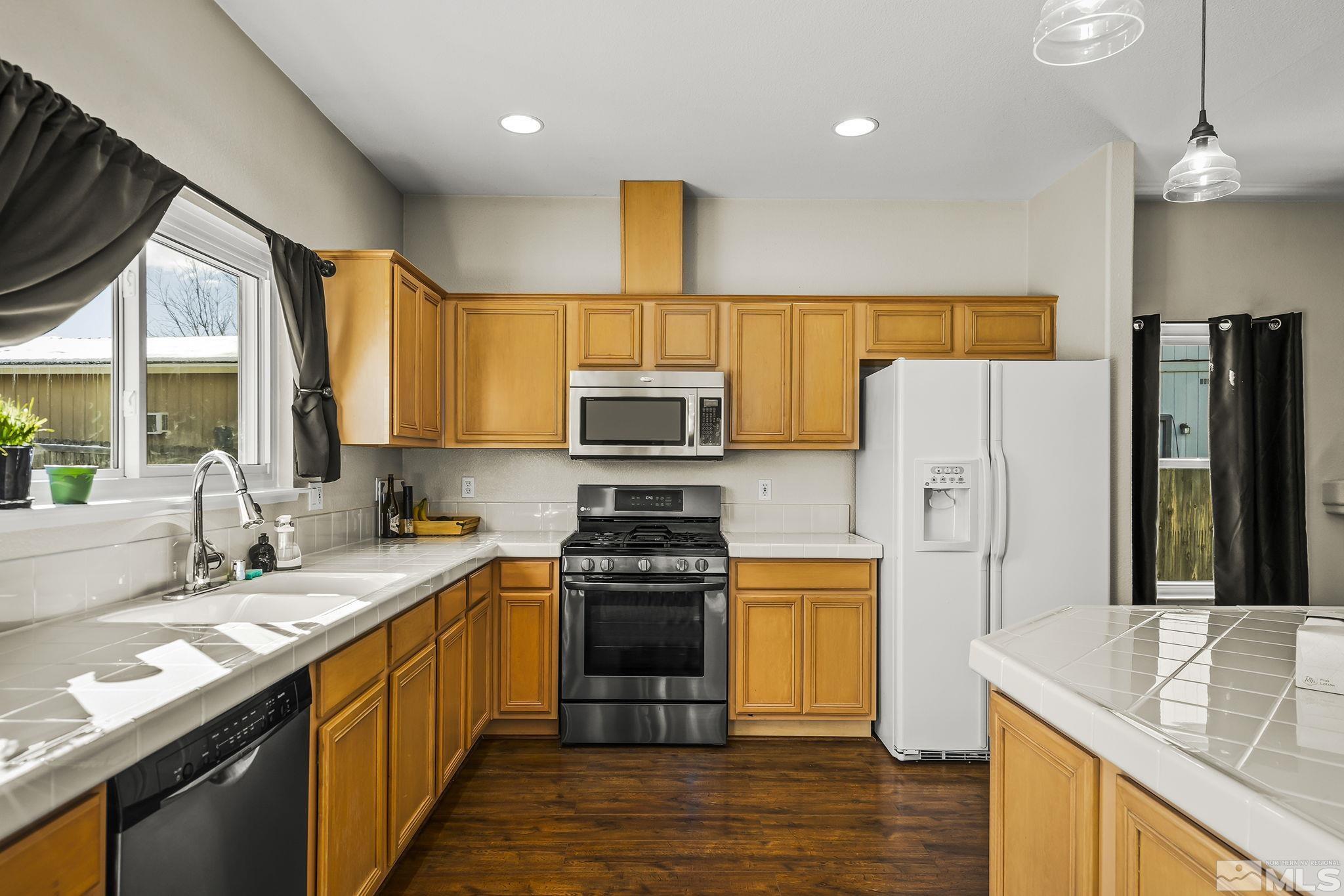 9748 Autumn Leaf Way Reno, NV 89506 - Photo 9 of 20 Photo 9