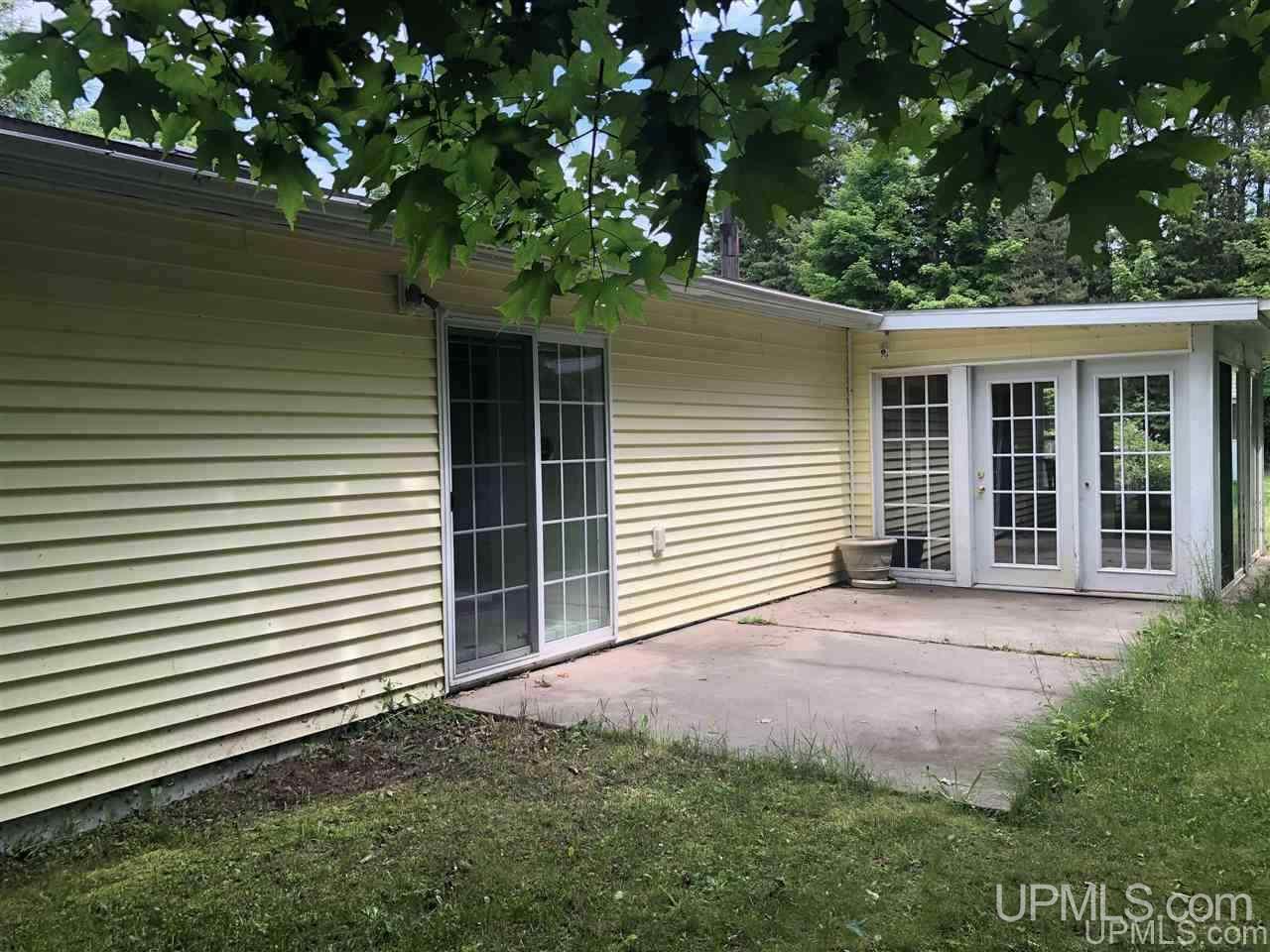 E9725 Old Indiantown Road Munising, MI 49862 - Photo 4 of 16 Gallery Image 4