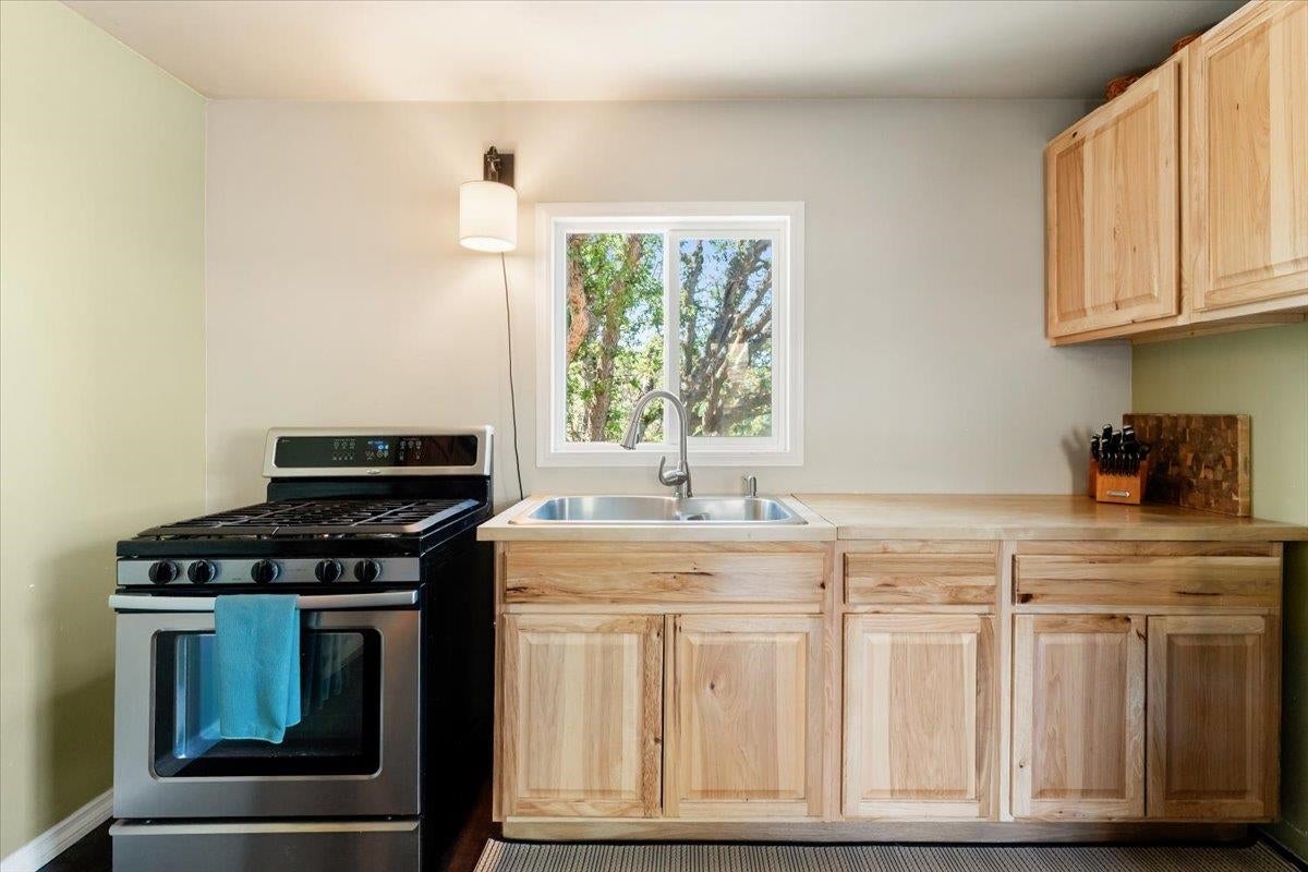 9195 Scarface Road Fort Jones, CA 96032 - Photo 18 of 47 Gallery Image 18