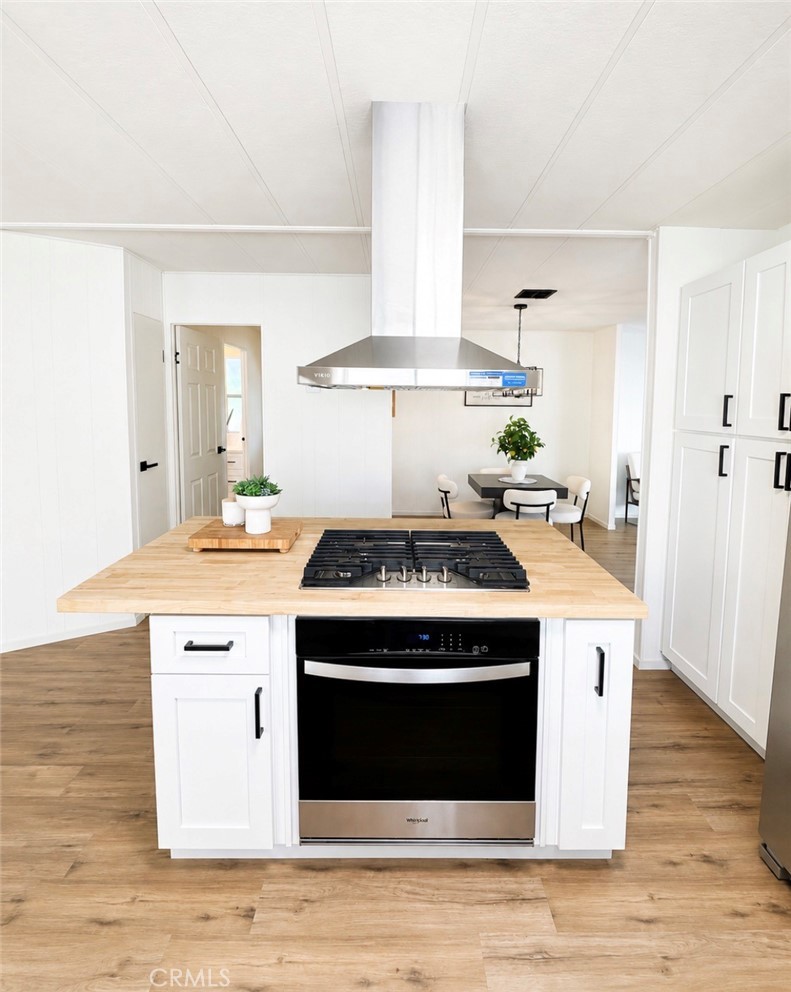9391 California Avenue, Unit 109 Riverside, CA 92503 - Photo 9 of 24 Kitchen