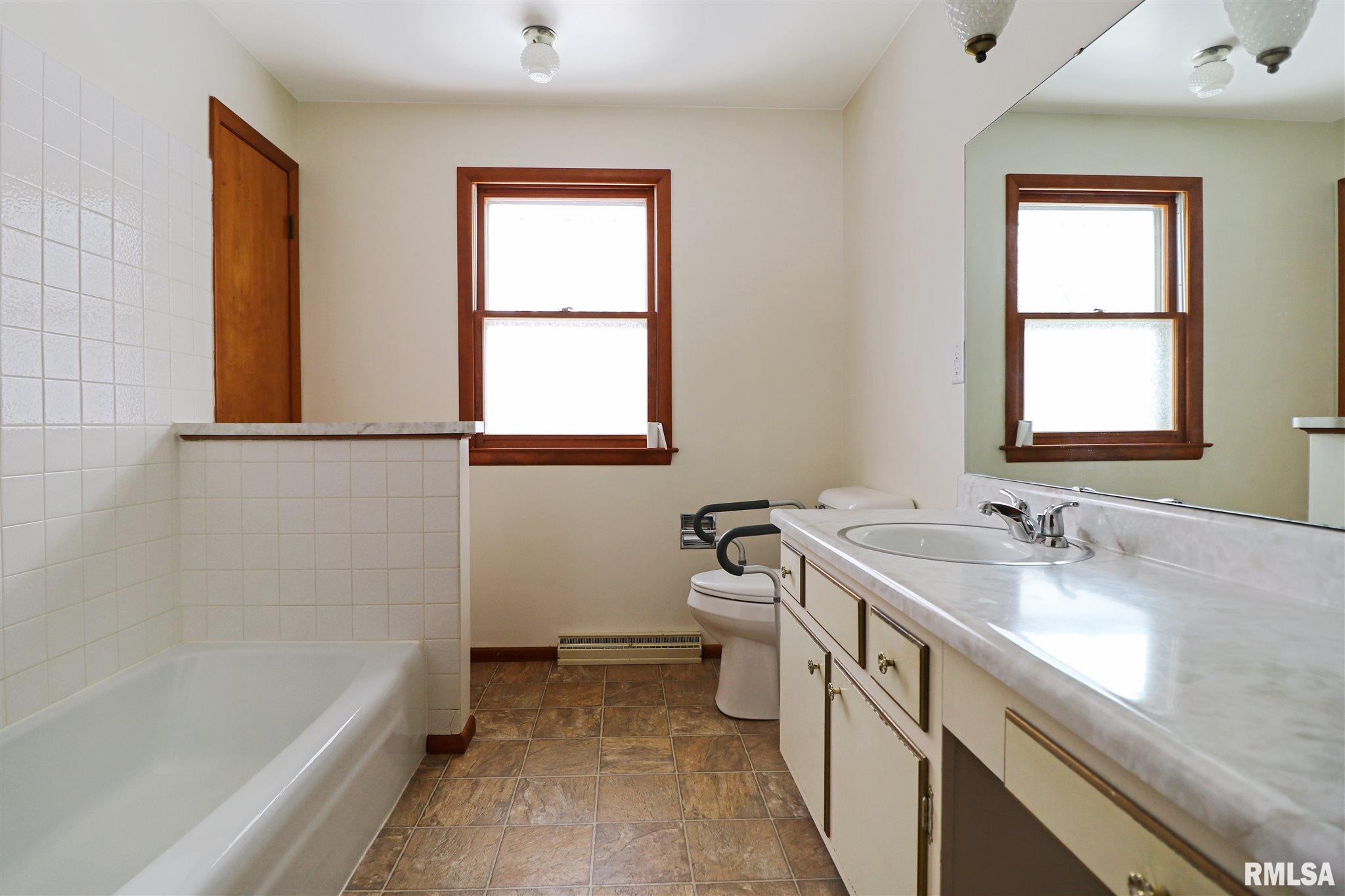 12223 North Hickory Grove Road Dunlap, IL 61525 - Photo 12 of 25 Gallery Image 12