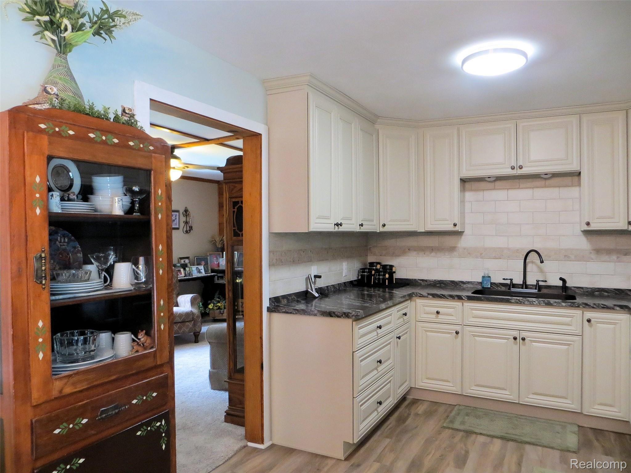 8819 Crescent Beach Road Pigeon, MI 48755 - Photo 9 of 37 9.JPG