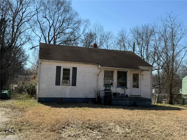 $99,900 | 2410 Dallas Avenue, High Point, NC 27265