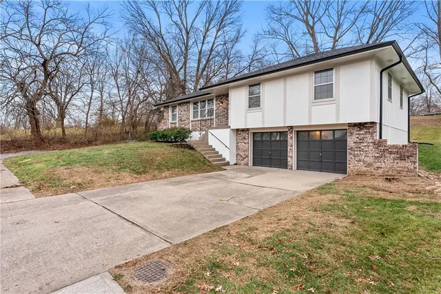 $325,000 | 17813 East 26th Street South, Independence, MO 64057