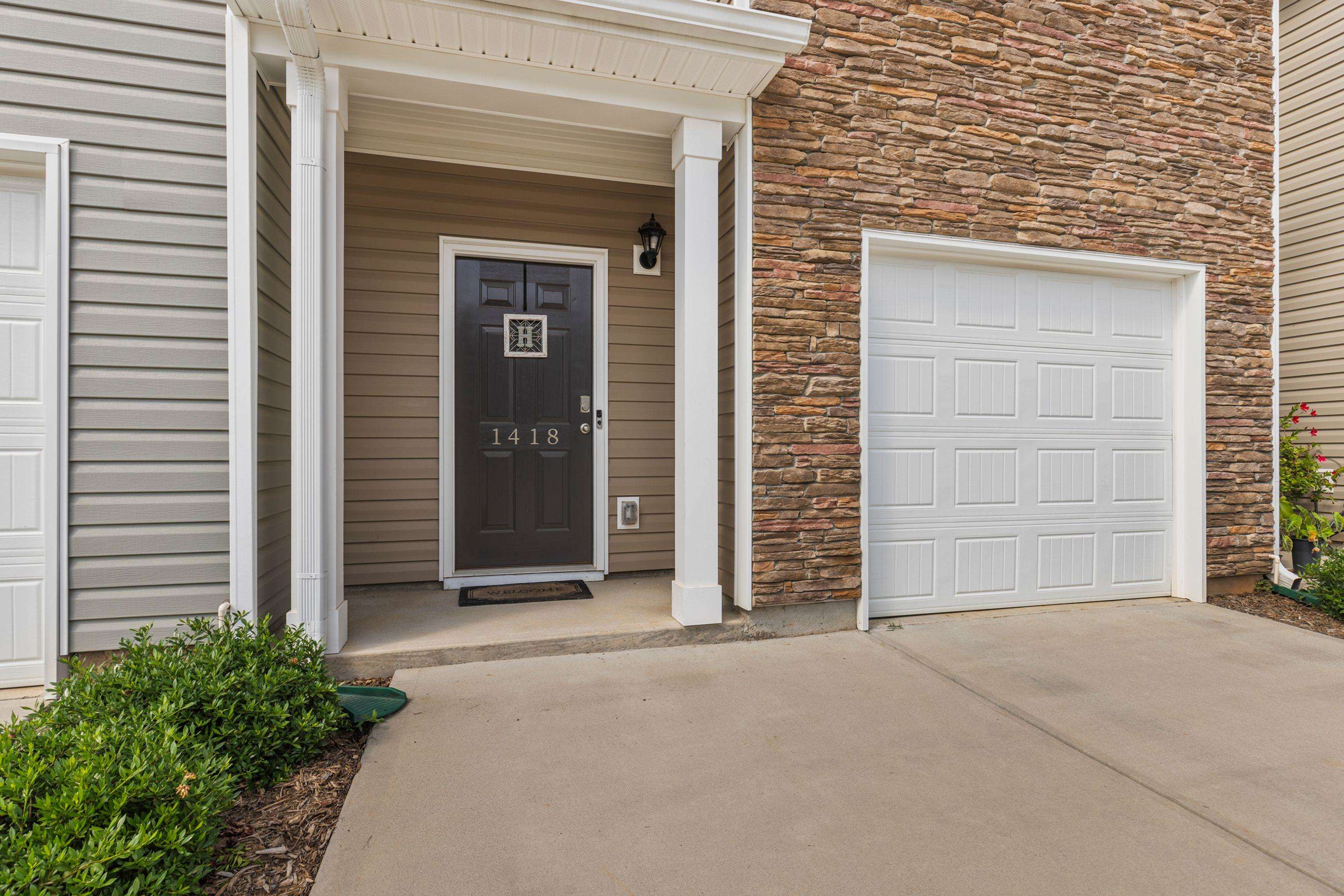 1418 Bella Grace Court Boiling Springs, SC 29316 - Photo 2 of 32