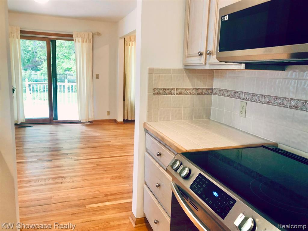 3005 East Commerce Road Commerce Township, MI 48382 - Photo 14 of 39 Gallery Image 14
