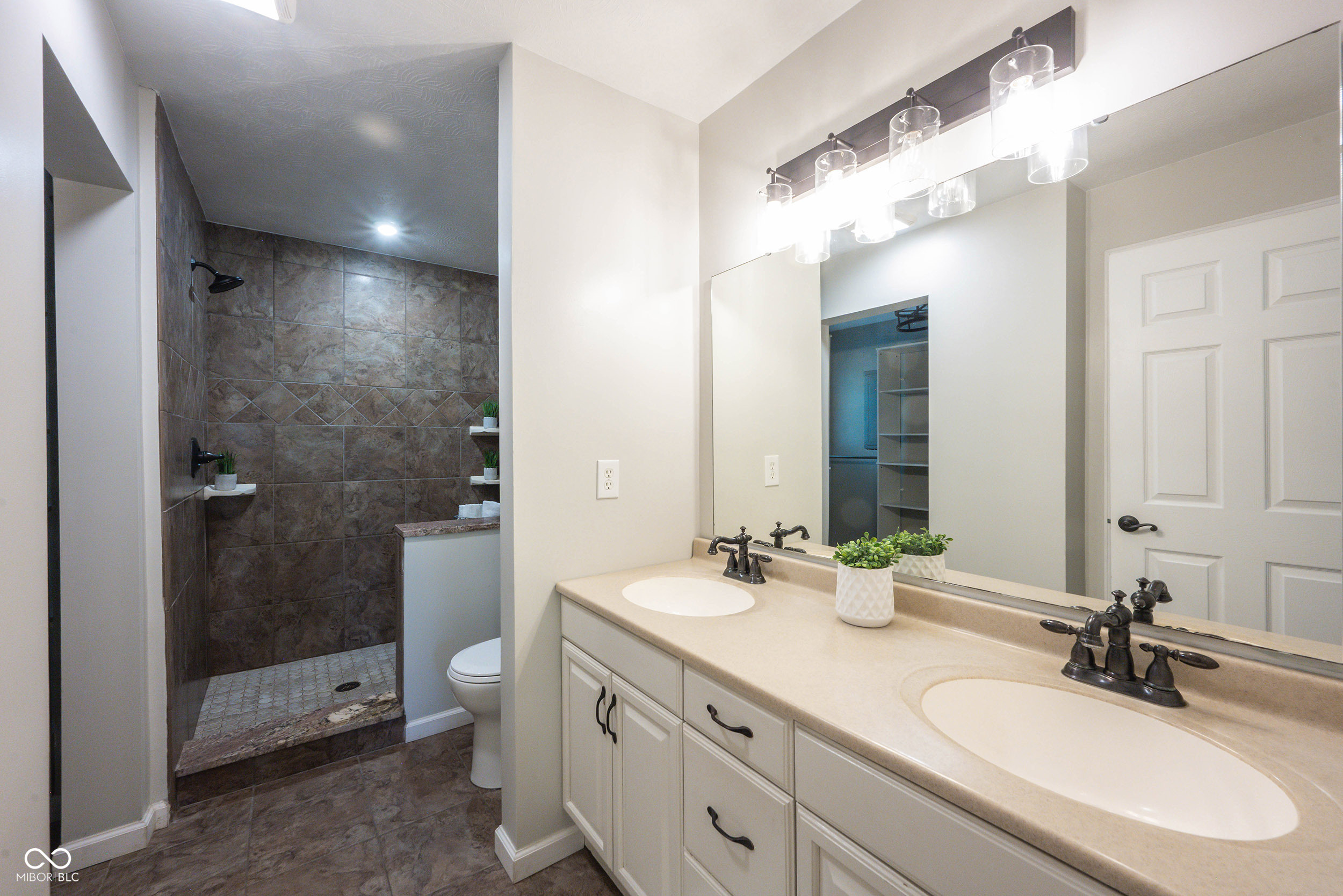 9861 Oakleaf Way McCordsville, IN 46055 - Photo 35 of 63