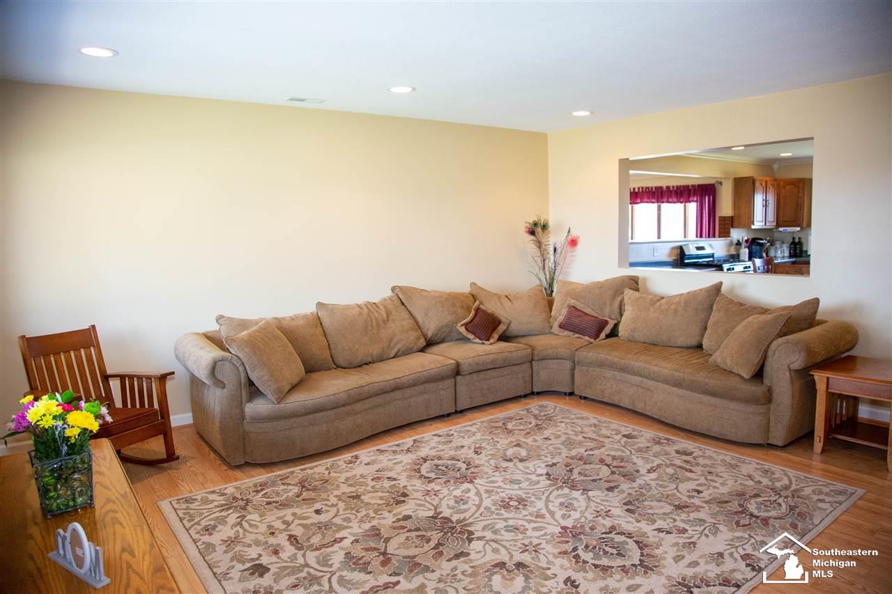 5815 Trombley Road Newport, MI 48166 - Photo 8 of 37 50037140-7.JPG