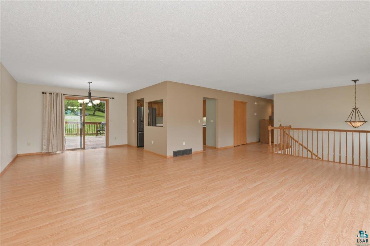 4113 Tioga Street Duluth, MN 55804 - Photo 8 of 31 Living Room