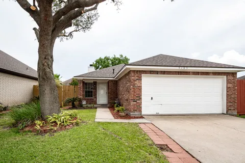 $230,000 | 4705 Meadowood Drive, Baytown, TX 77521