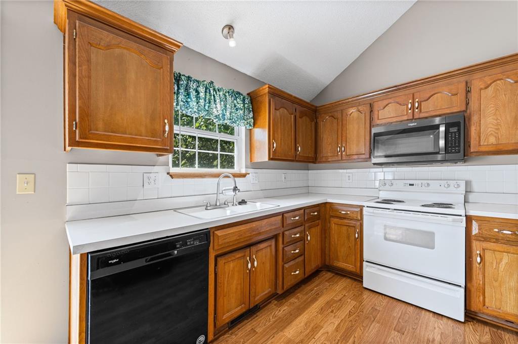 1904 Quail Ridge Drive Liberty, MO 64068 - Photo 13 of 33