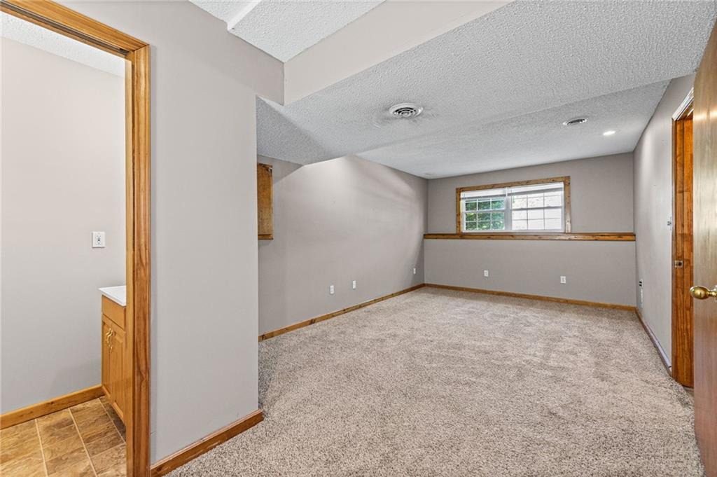 1904 Quail Ridge Drive Liberty, MO 64068 - Photo 25 of 33