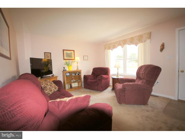 9 Parvin Road Bridgeton, NJ 08302 - Photo 5 of 25 Living Room
