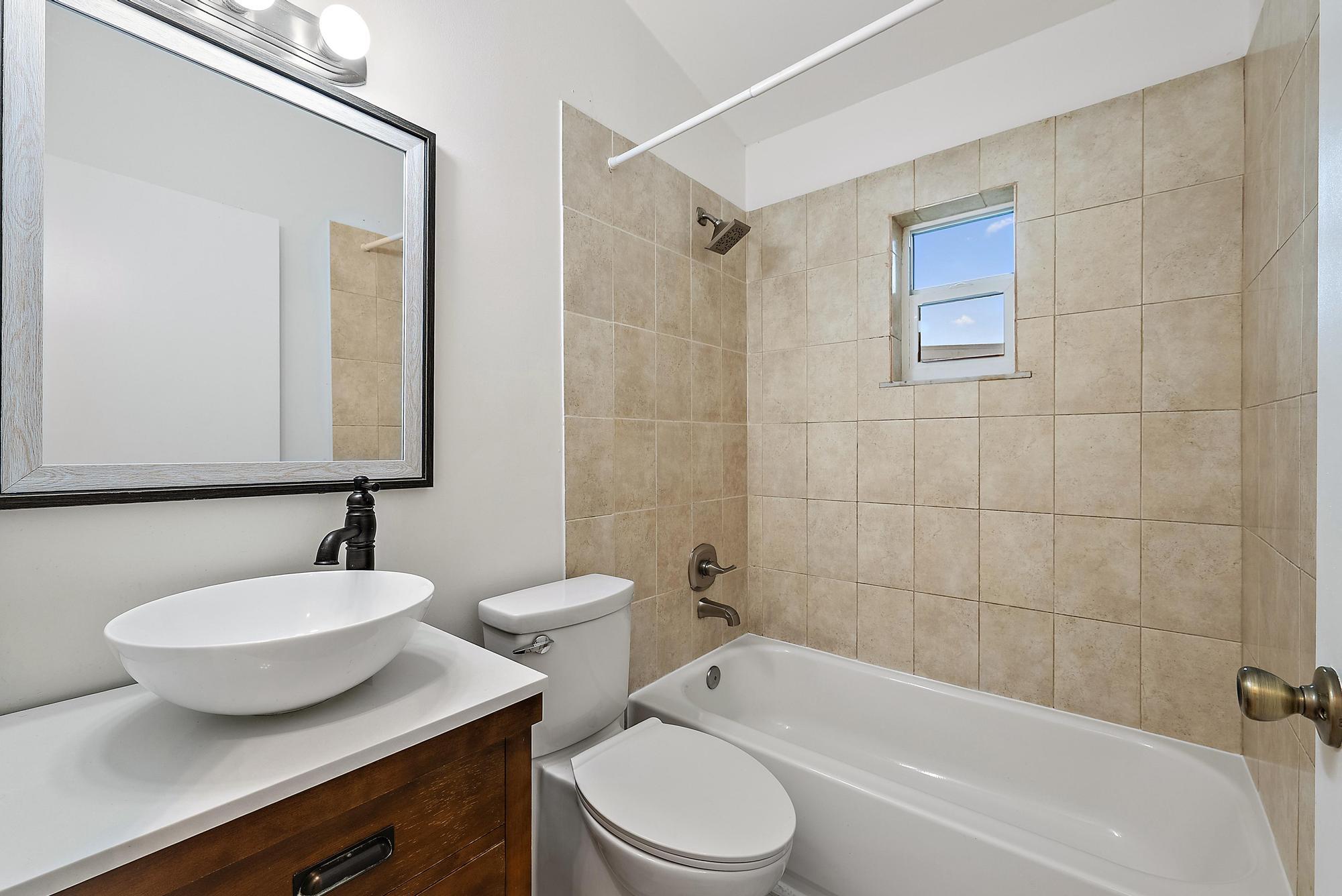 14576 Sunset Pine Drive Delray Beach, FL 33445 - Photo 11 of 23 Primary Bathroom