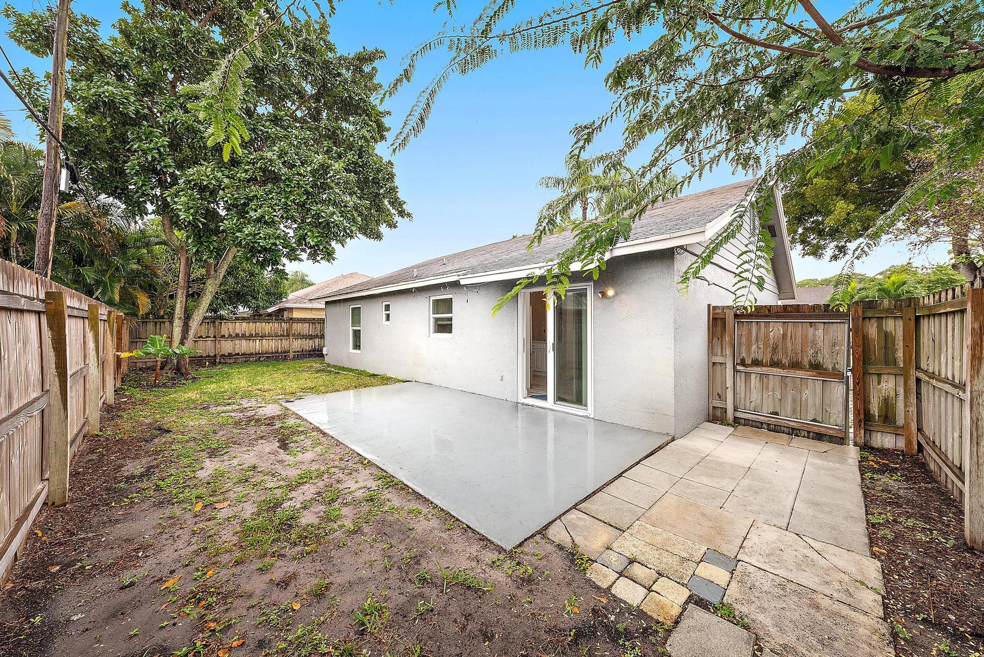 14576 Sunset Pine Drive Delray Beach, FL 33445 - Photo 18 of 23 Backyard