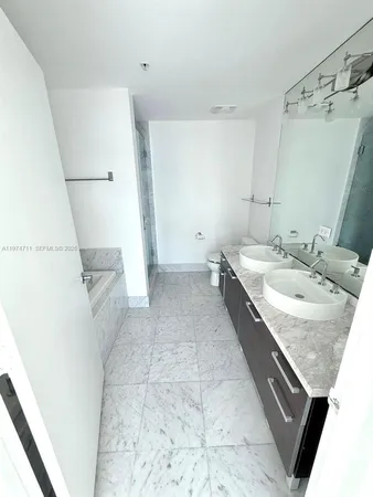 $4,500 | 244 Biscayne Boulevard, Unit 3403, Miami, FL 33132