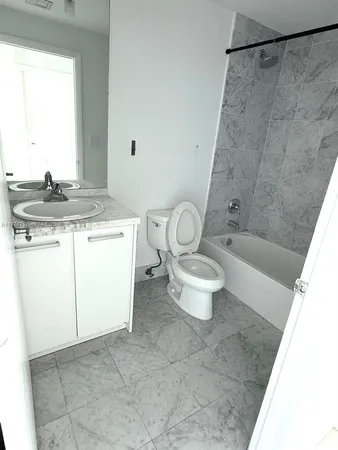 $4,500 | 244 Biscayne Boulevard, Unit 3403, Miami, FL 33132