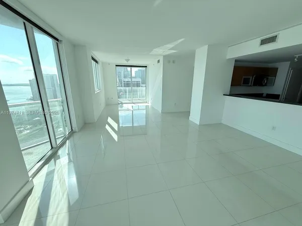 $4,500 | 244 Biscayne Boulevard, Unit 3403, Miami, FL 33132