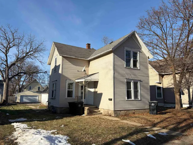 $159,900 | 848 8th Street, Beloit, WI 53511