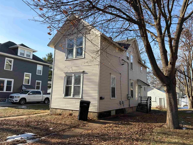 $159,900 | 848 8th Street, Beloit, WI 53511