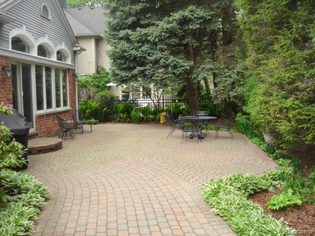 26 Colonial Road Grosse Pointe, MI 48236 - Photo 13 of 13 008.jpg